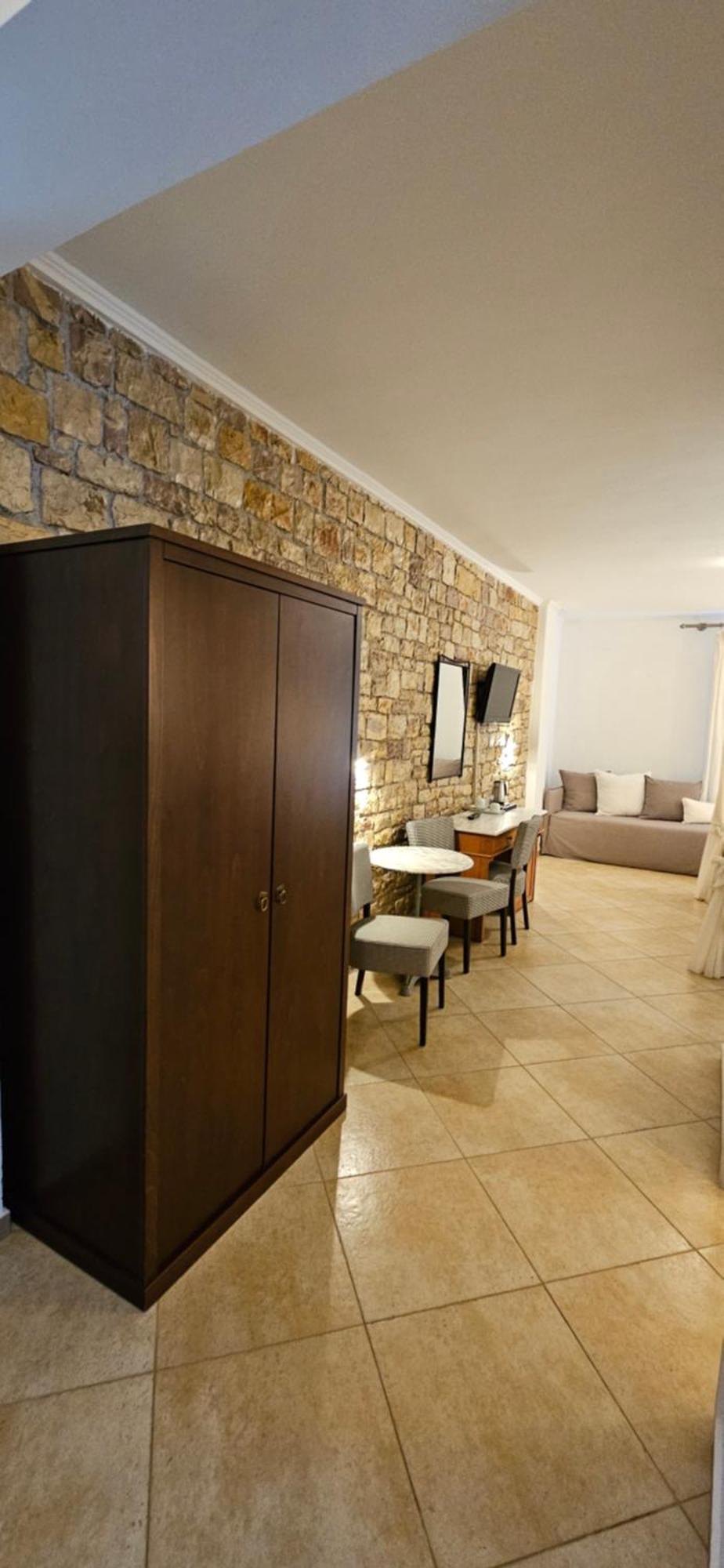 Olympic Village Hotel & Spa Ancient Olympia Room photo