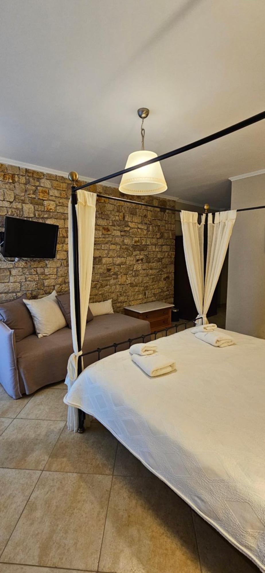 Olympic Village Hotel & Spa Ancient Olympia Room photo