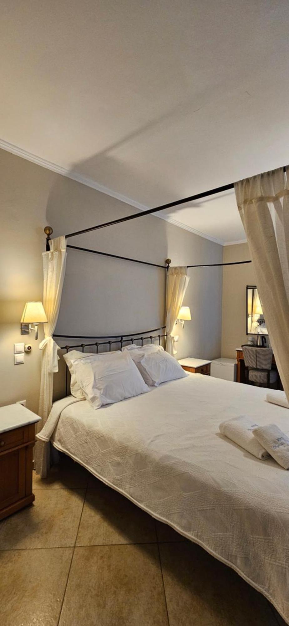 Olympic Village Hotel & Spa Ancient Olympia Room photo